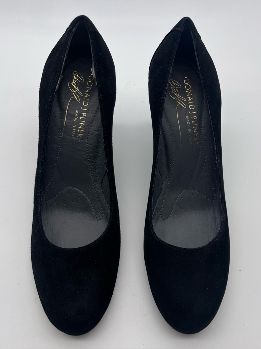 Donald J. Pliner Suede Classic Pump
